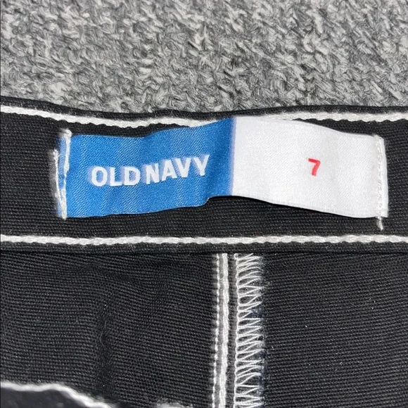 Old Navy Girls High-Waisted Carpenter Pants - Picture 4 of 6